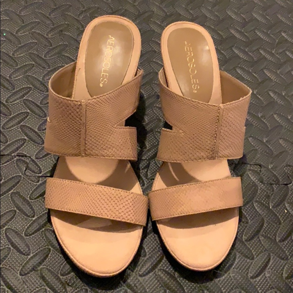 Aerosoles tan 3” high double strap slides